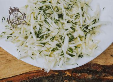 Салат из капусты с зеленью